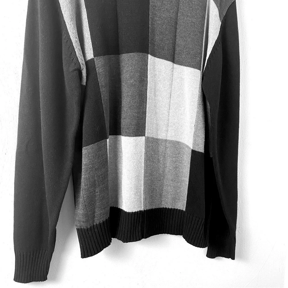 Oscar De La Renta Men Long Sleeves Pullover Sweater. Gray Black  Pattern   Sz L